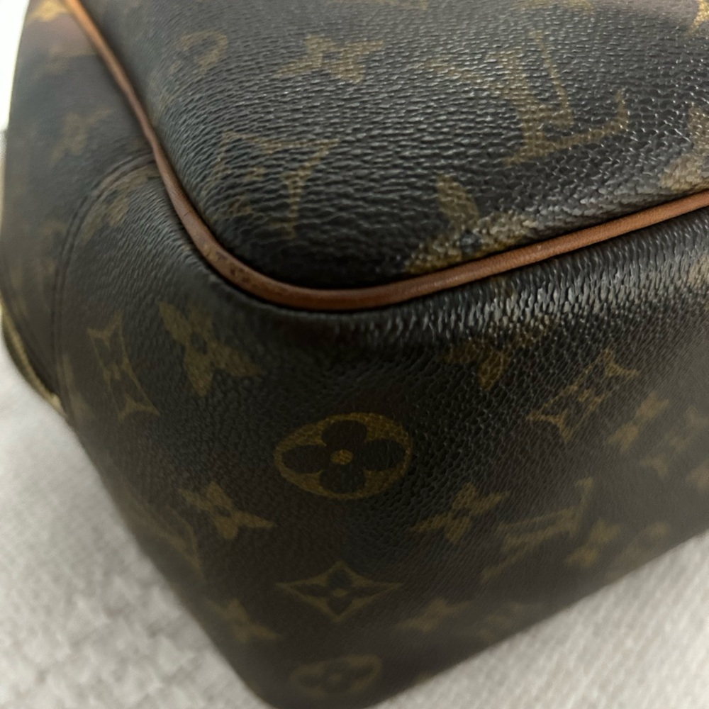 Louis Vuitton Monogram Canvas Handbag - Picture 9 of 16